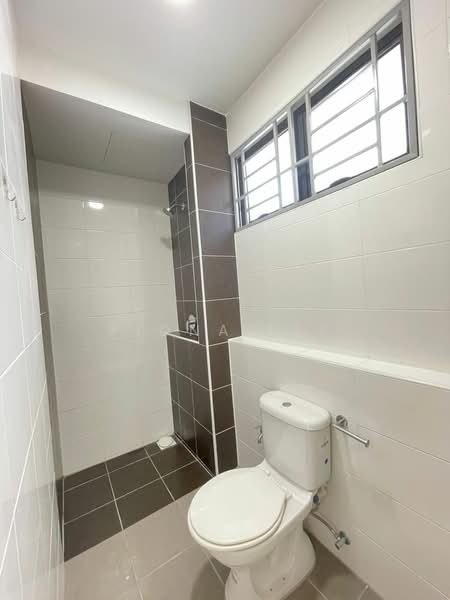 Semi-Detached House for Rent in Telok Panglima Garang (Selangor) - Fiona Lee - Bathroom - PropertyGuru.com.my