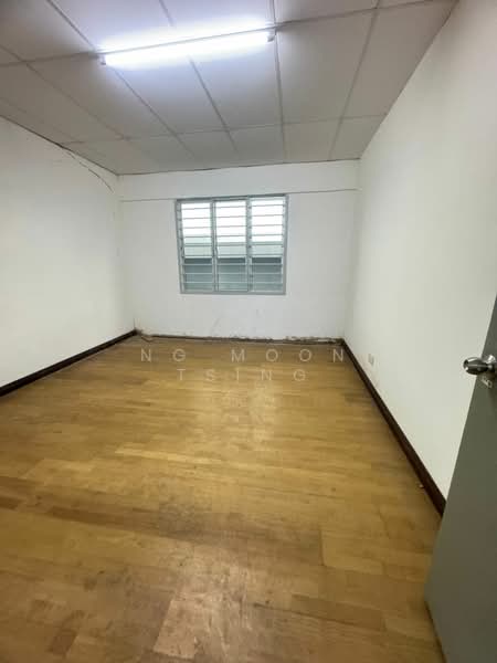 Shop for Rent in Kawasan Perindustrian Kundang (Rawang) - Ng Moon Tsing - Interior - PropertyGuru.com.my