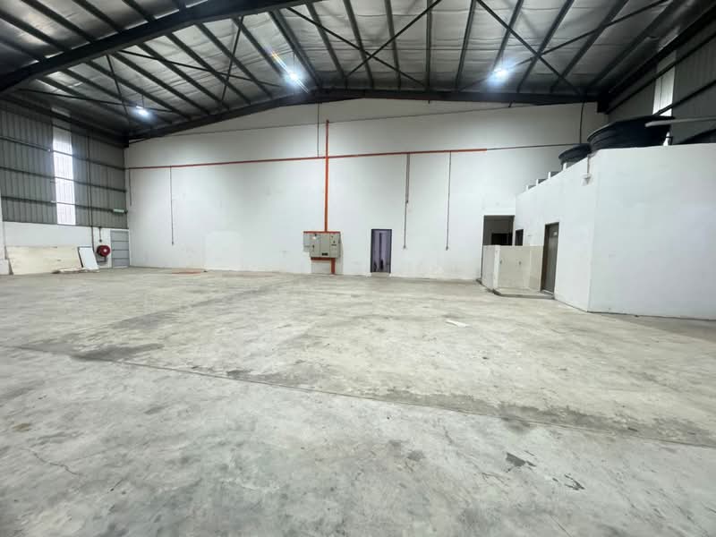 Shop for Rent in Kawasan Perindustrian Kundang (Rawang) - Ng Moon Tsing - Interior - PropertyGuru.com.my