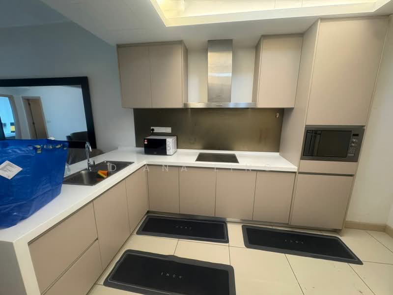 Service Residence for Sale at Suasana Bukit Ceylon / Raja Chulan Residences - Diana Ling - Kitchen - PropertyGuru.com.my