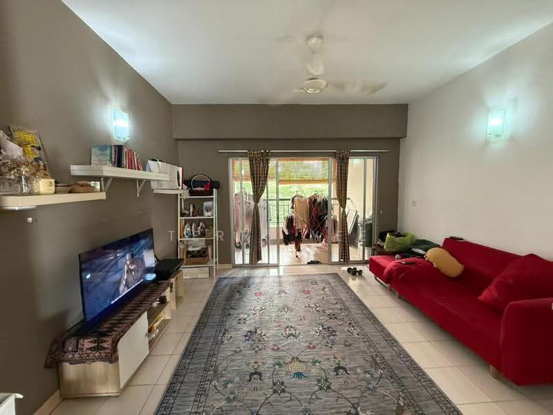 Kondominium untuk Dijual di Seri Maya Condominium - Terry Yee - Living Room - PropertyGuru.com.my