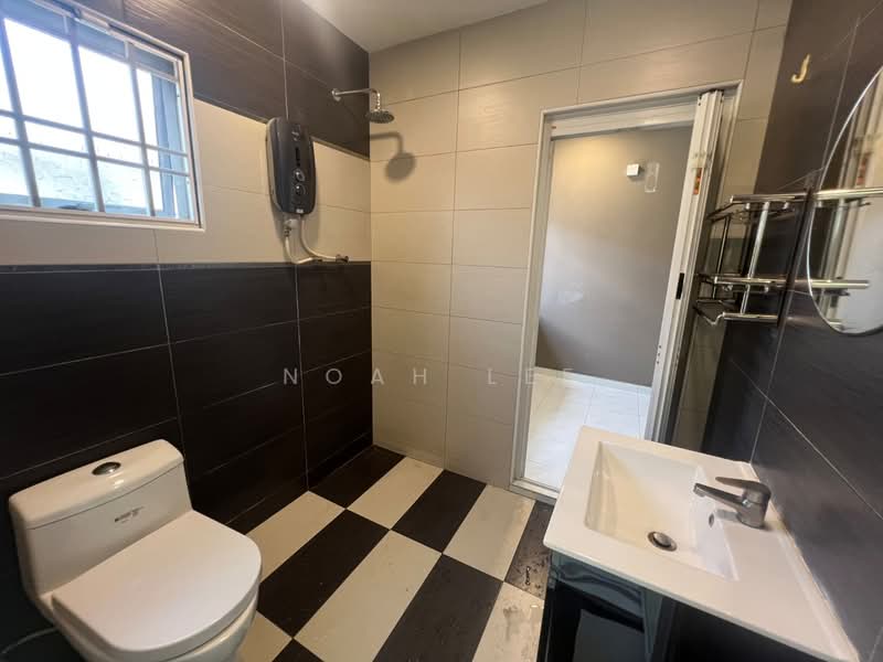 2-storey Terraced House for Sale in Taman Teluk Gedung Indah (Klang) - Noah Lee - Bathroom - PropertyGuru.com.my
