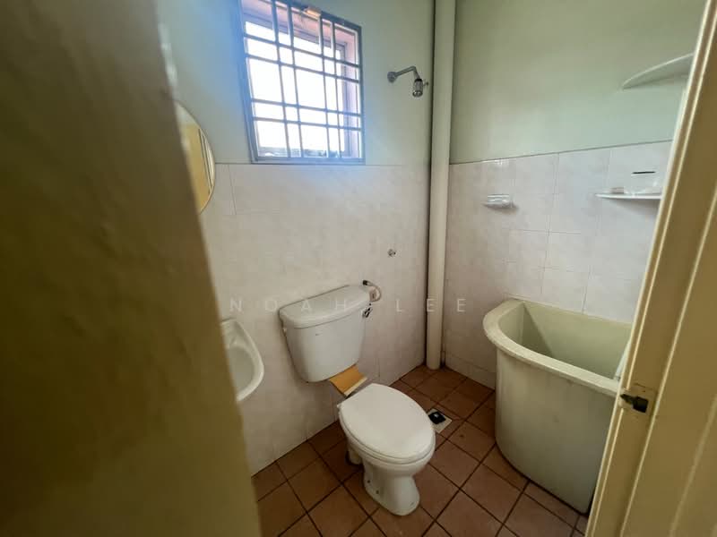 2-storey Terraced House for Sale in Taman Teluk Gedung Indah (Klang) - Noah Lee - Bathroom - PropertyGuru.com.my