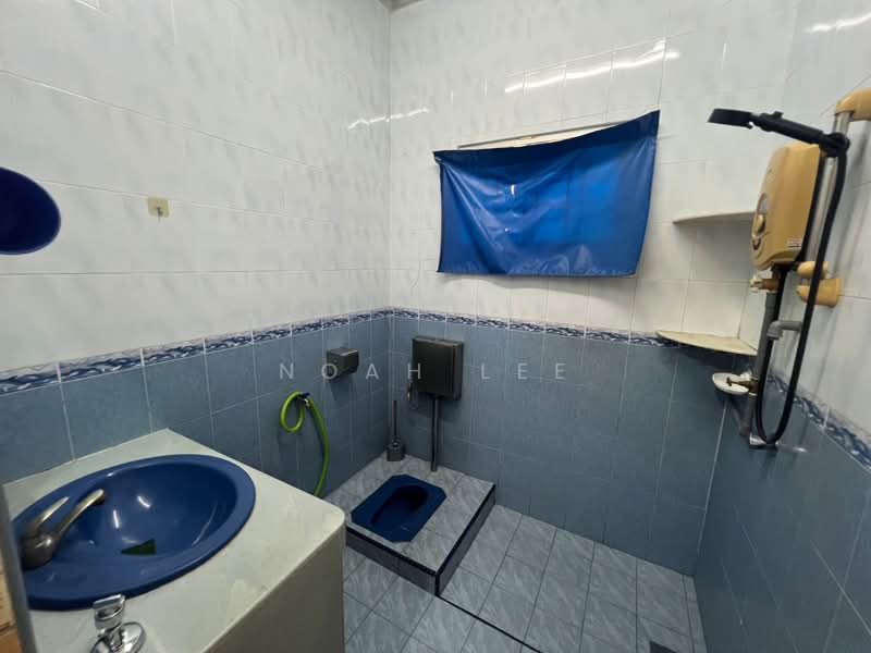2-storey Terraced House for Sale in Taman Teluk Gedung Indah (Klang) - Noah Lee - Bathroom - PropertyGuru.com.my