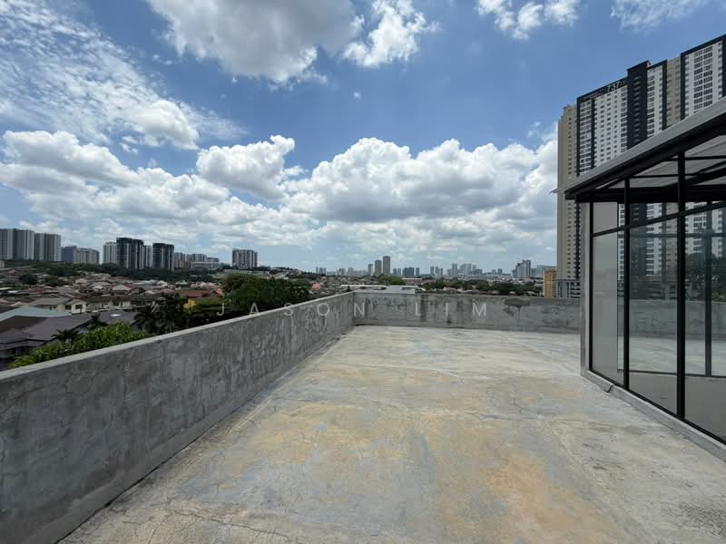 2.5-storey Terraced House for Sale in Kuchai Lama (Kuala Lumpur) - Jason Lim - Roof - PropertyGuru.com.my