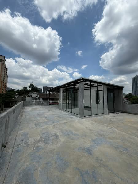 2.5-storey Terraced House for Sale in Kuchai Lama (Kuala Lumpur) - Jason Lim - Roof - PropertyGuru.com.my