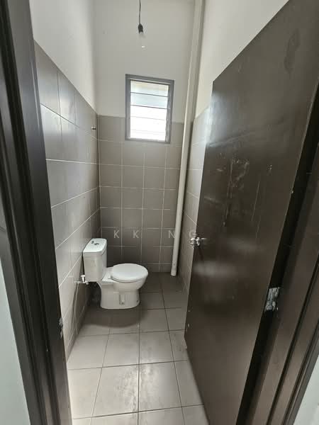Terrace Factory for Rent in Telok Panglima Garang (Selangor) - KK Ng - Bathroom - PropertyGuru.com.my