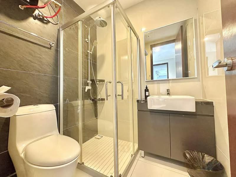 Royal Strand @ Country Garden Danga Bay untuk Untuk Disewa - RM 3,200 /bulan, Mac 2026 - Bathroom - PropertyGuru.com.my