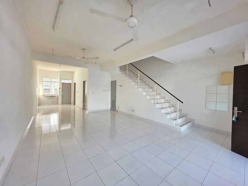2-storey Terraced House for Sale in Rawang (Selangor) - Echo Kong - Living Room - PropertyGuru.com.my