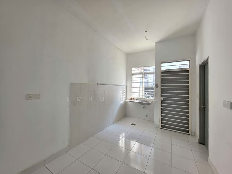 2-storey Terraced House for Sale in Rawang (Selangor) - Echo Kong - Kitchen - PropertyGuru.com.my