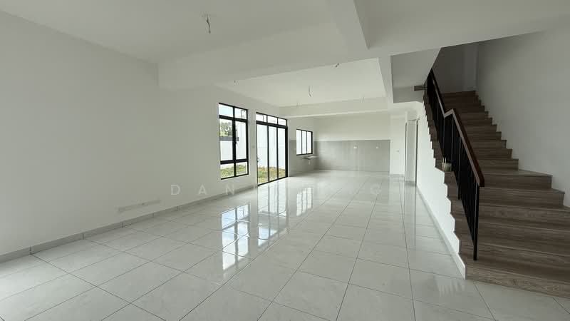 Rumah Kluster untuk Dijual di Abadi Heights (Puchong) - Daniel Ng - Living Room - PropertyGuru.com.my