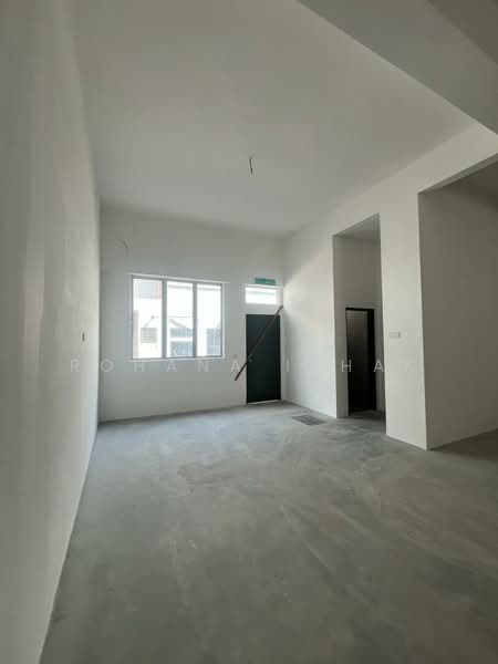 Shop for Rent in Puncak Alam (Selangor) - Rohana Ishak - Interior - PropertyGuru.com.my