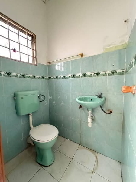 2-storey Terraced House for Sale in Rawang Perdana 1 (Rawang) - Khairul Syafiq - Bathroom - PropertyGuru.com.my