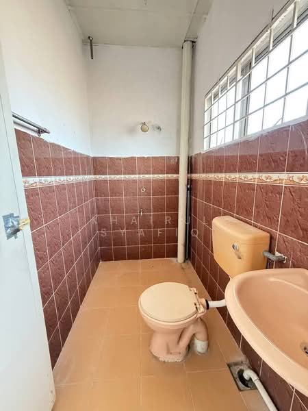 2-storey Terraced House for Sale in Rawang Perdana 1 (Rawang) - Khairul Syafiq - Bathroom - PropertyGuru.com.my
