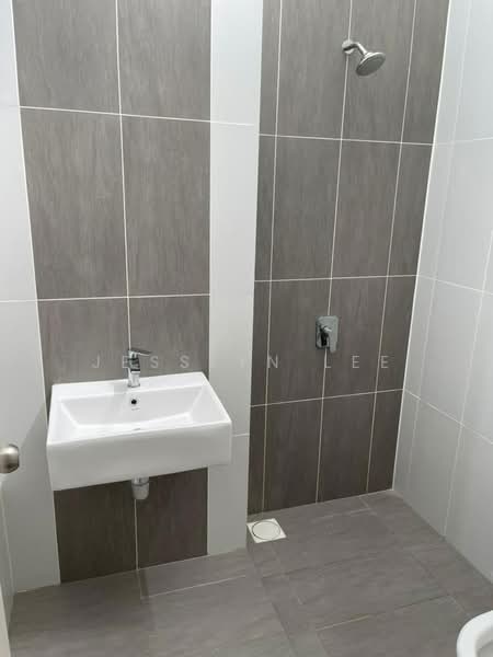 Semi-Detached House for Sale in Eco Majestic (Semenyih) - Jesslyn Lee - Bathroom - PropertyGuru.com.my