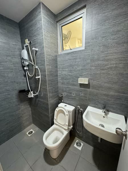 Service Residence for Rent at Gaya Resort Homes - JH Goh - Bathroom - PropertyGuru.com.my