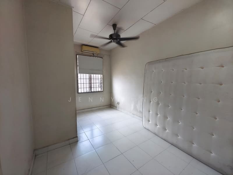 2-storey Terraced House for Sale in Taman Jawi Jaya (Sungai Jawi) - Jenny Ong - Bedroom - PropertyGuru.com.my