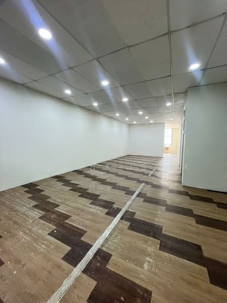 Shop for Rent in Puncak Alam (Selangor) - Rohana Ishak - Interior - PropertyGuru.com.my