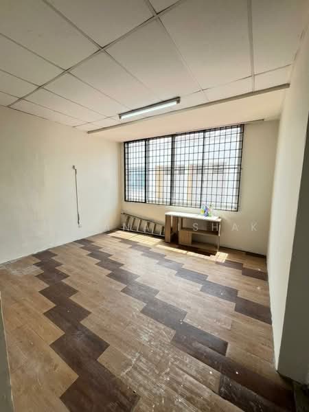 Shop for Rent in Puncak Alam (Selangor) - Rohana Ishak - Interior - PropertyGuru.com.my