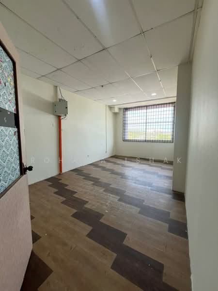 Shop for Rent in Puncak Alam (Selangor) - Rohana Ishak - Interior - PropertyGuru.com.my