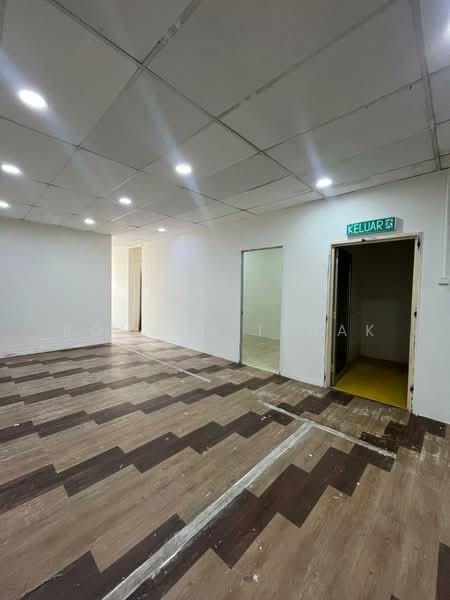 Shop for Rent in Puncak Alam (Selangor) - Rohana Ishak - Interior - PropertyGuru.com.my
