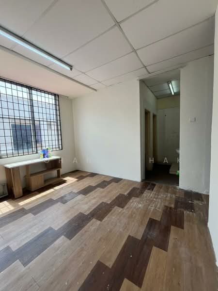 Shop for Rent in Puncak Alam (Selangor) - Rohana Ishak - Interior - PropertyGuru.com.my