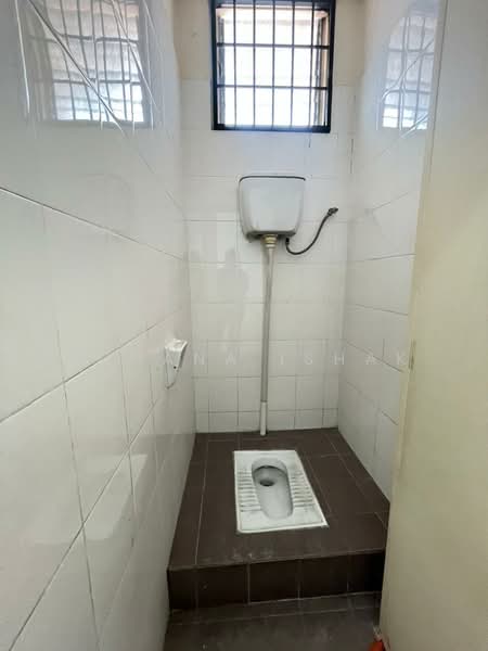 Shop for Rent in Puncak Alam (Selangor) - Rohana Ishak - Bathroom - PropertyGuru.com.my