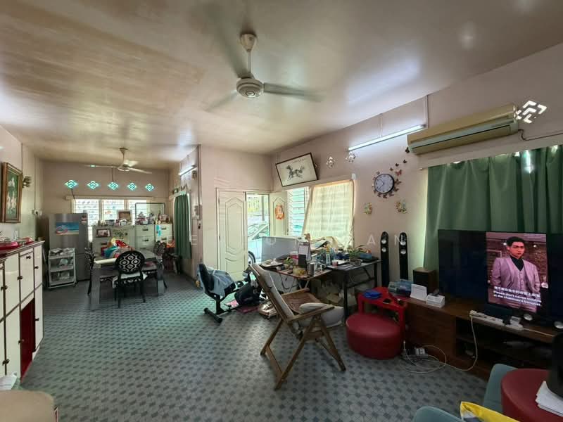 Bungalow for Sale in Seksyen 12 (Petaling Jaya) - Leedeon Tan - Living Room - PropertyGuru.com.my