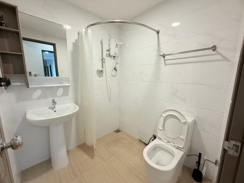 Service Residence for Rent at Country Garden Central Park - Stephanie Yap - Bathroom - PropertyGuru.com.my