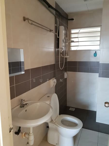 Putra Suria Residence untuk Untuk Disewa - RM 1,300 /bulan, Mac 2026 - Bathroom - PropertyGuru.com.my
