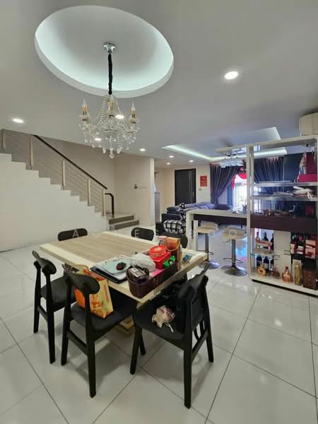 Bandar Dato Onn @ Jalan Perjiranan 12 / Adda Heights/ Taman Daya/ Setia Indah/ Mount Austin untuk Untuk Dijual - RM 908,000, Mac 2026 - Dining Room - PropertyGuru.com.my