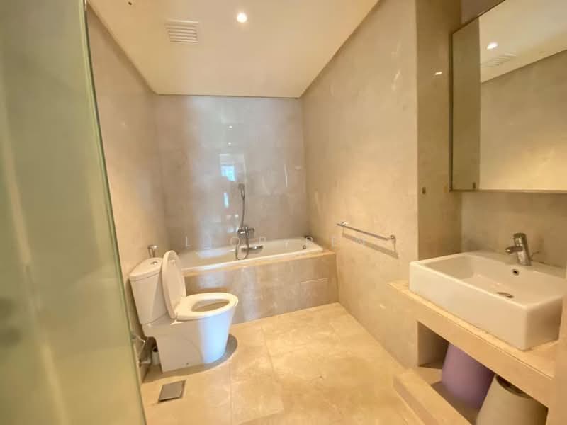 Service Residence for Sale at Hampshire Place - Lior Ren - Bathroom - PropertyGuru.com.my
