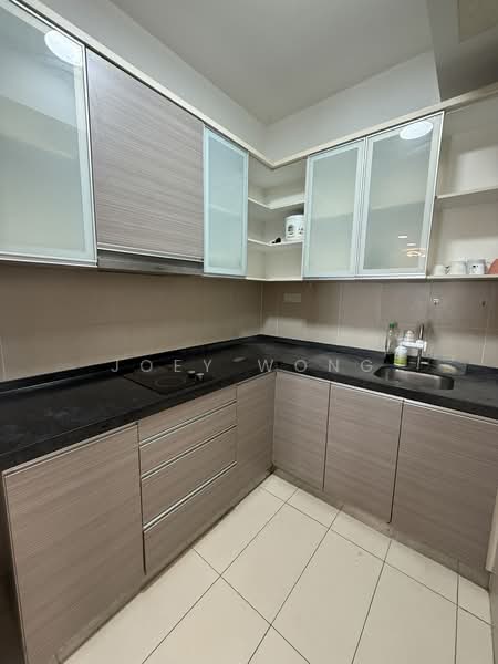 Tiara Mutiara / The Crown untuk Untuk Disewa - RM 1,700 /bulan, Mac 2026 - Kitchen - PropertyGuru.com.my