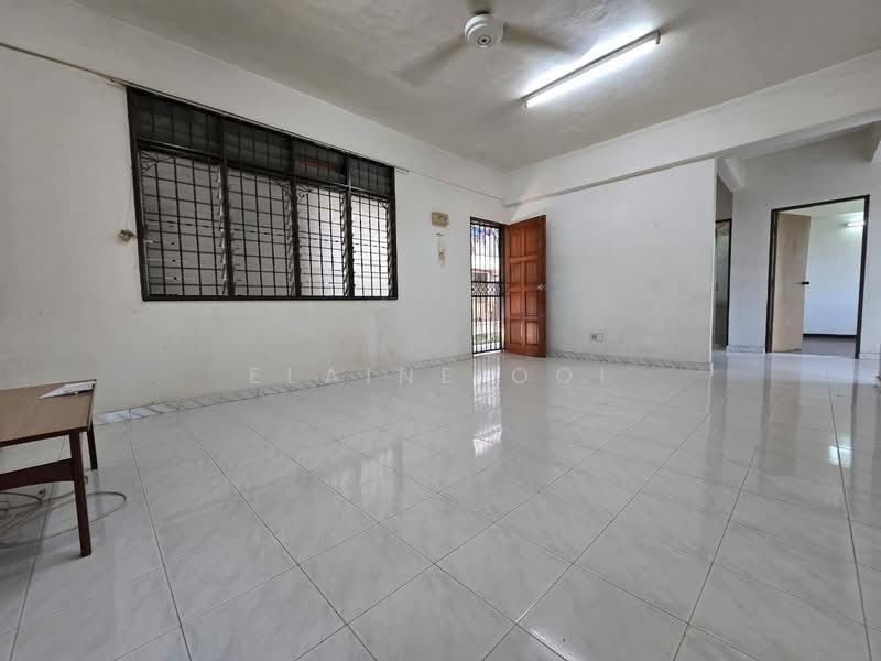 Taman Bukit Jambul untuk Untuk Dijual - RM 280,000, Mac 2026 - Living Room - PropertyGuru.com.my