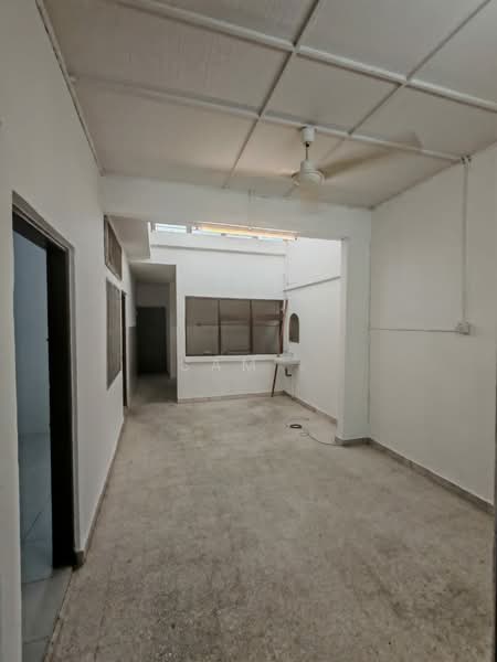 Taman Ipoh Single Storey Terrace untuk Untuk Disewa - RM 850 /bulan, Mac 2026 - Interior - PropertyGuru.com.my