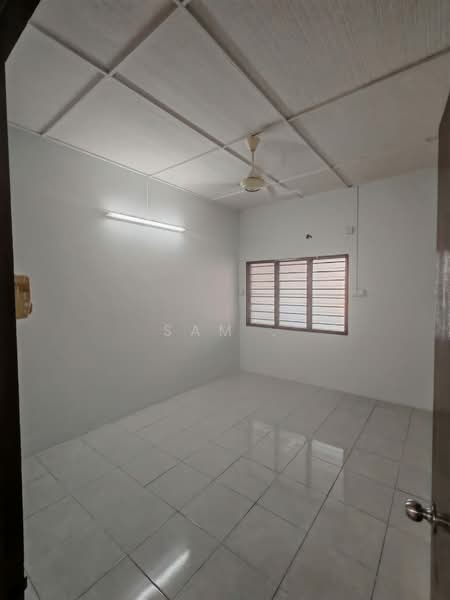 Taman Ipoh Single Storey Terrace untuk Untuk Disewa - RM 850 /bulan, Mac 2026 - Interior - PropertyGuru.com.my