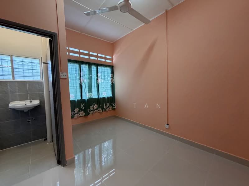 Taman Suria Jaya untuk Untuk Disewa - RM 2,500 /bulan, Mac 2026 - Bathroom - PropertyGuru.com.my