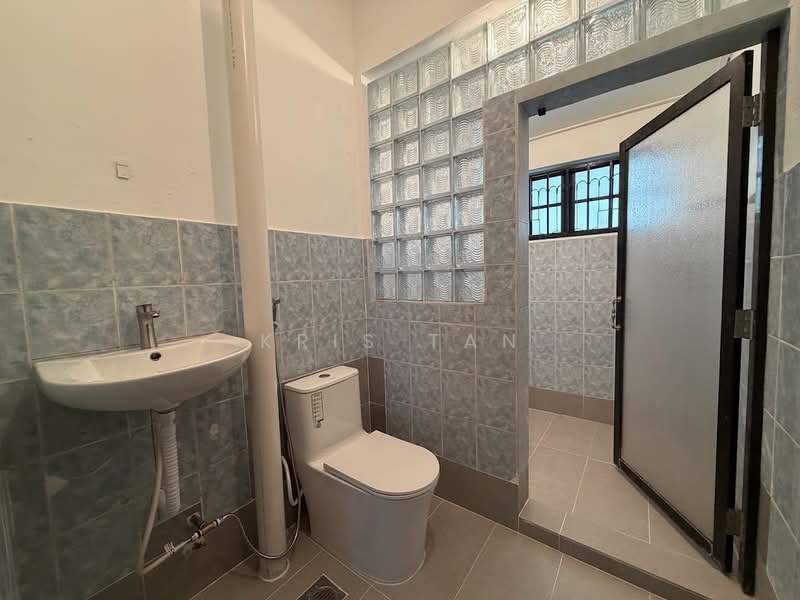 Rumah Teres 2 Tingkat untuk Disewa di Cheras (Selangor) - Kris Tan - Bathroom - PropertyGuru.com.my
