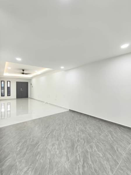 Taman Skudai Baru @ Jalan Hang Lekiu / Taman Ungku Tun Aminah/ Sutera Utama/ Perling/ Bukit Indah untuk Untuk Dijual - RM 558,000, Mac 2026 - Living Room - PropertyGuru.com.my