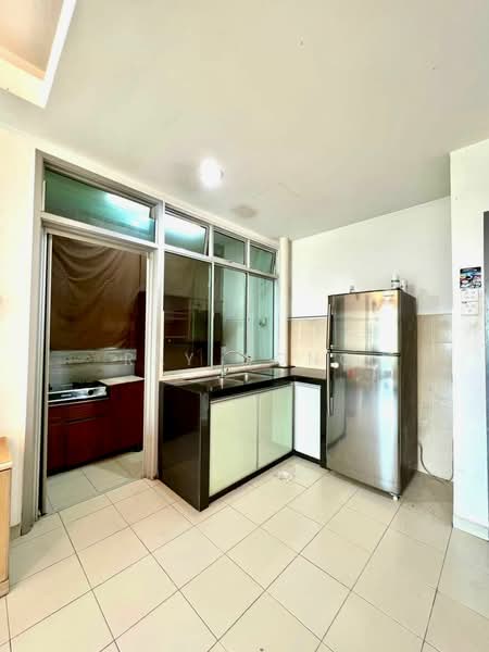 Apartment for Rent at Lake View Suites - Ray Wong - Kitchen - PropertyGuru.com.my