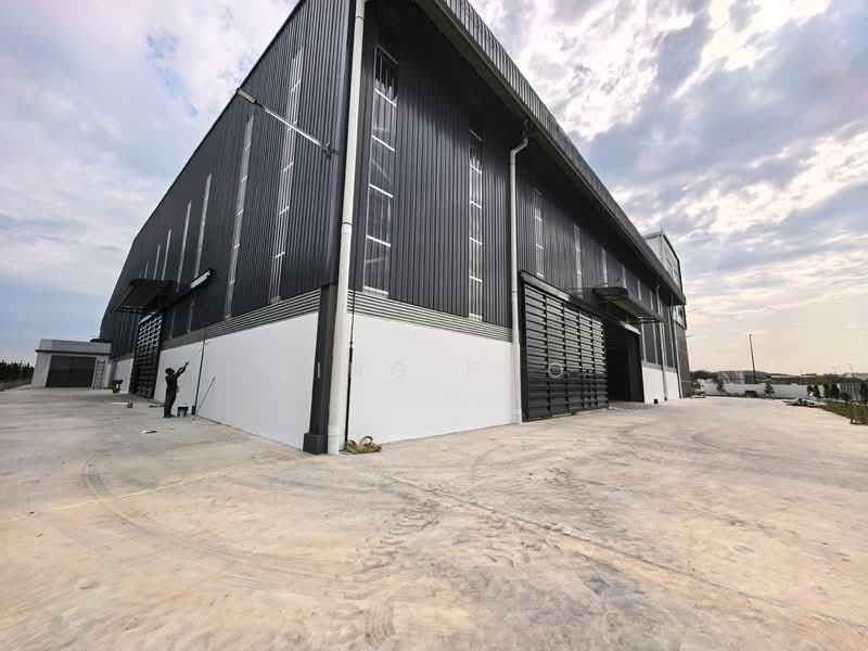 Semi-D Factory for Rent in Puncak Alam (Selangor) - Jing Foo - Exterior - PropertyGuru.com.my