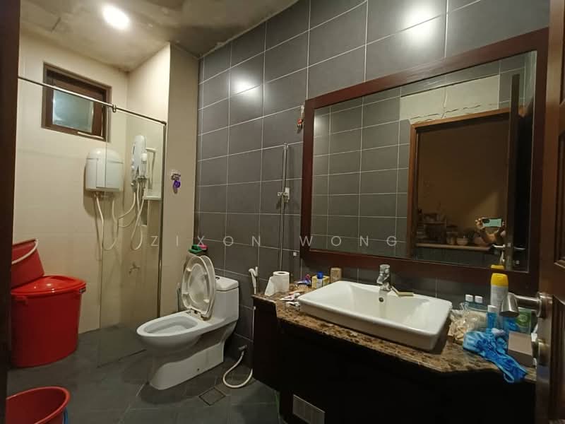 Cluster House for Sale in Taman Mount Austin (Tebrau) - Zixon Wong - Bathroom - PropertyGuru.com.my
