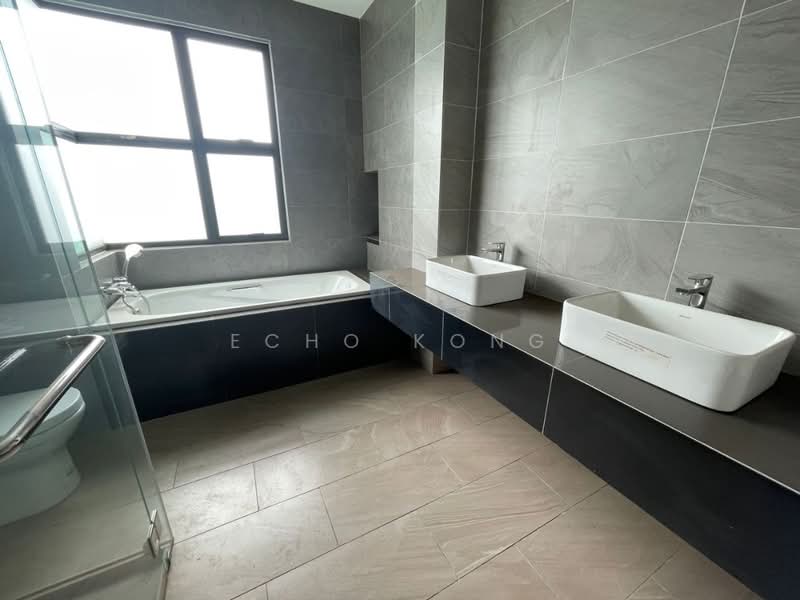 Bungalow for Sale in Bandar Country Homes (Rawang) - Echo Kong - Bathroom - PropertyGuru.com.my