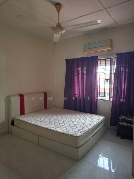 Taman Sri Buloh untuk Untuk Dijual - RM 650,000, Mac 2026 - Bedroom - PropertyGuru.com.my