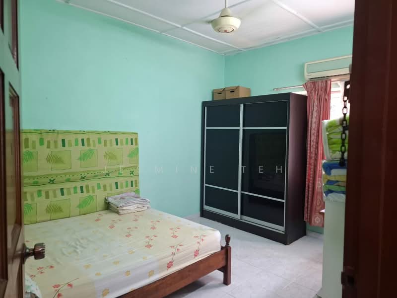 Taman Sri Buloh untuk Untuk Dijual - RM 650,000, Mac 2026 - Bedroom - PropertyGuru.com.my