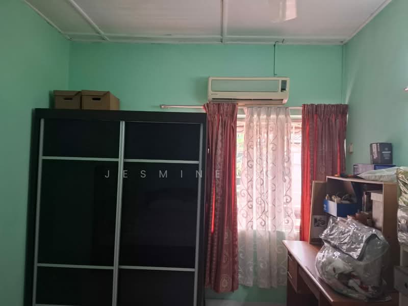 Taman Sri Buloh untuk Untuk Dijual - RM 650,000, Mac 2026 - Bedroom - PropertyGuru.com.my