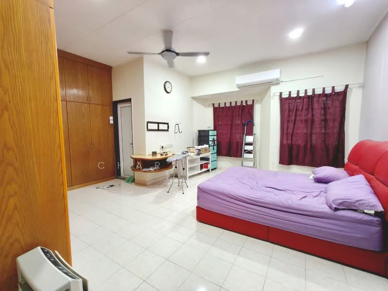 2-storey Terraced House for Sale in Bandar Bukit Tinggi (Klang) - Charlie Gan - Bedroom - PropertyGuru.com.my