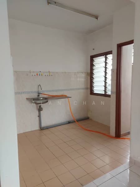 Apartment for Rent at Pangsapuri Sri Alpinia - Alan Chan - Kitchen - PropertyGuru.com.my