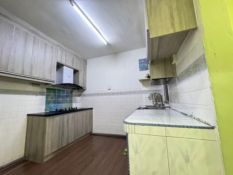 Jalan Jejarum Bukit Sentosa, Rawang untuk Untuk Dijual - RM 400,000, Mac 2026 - Kitchen - PropertyGuru.com.my