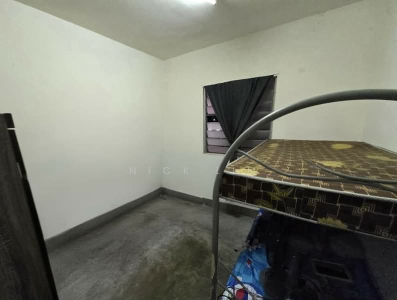 Flat for Sale at Taman Perwira Indah - Nick Lim - Bedroom - PropertyGuru.com.my